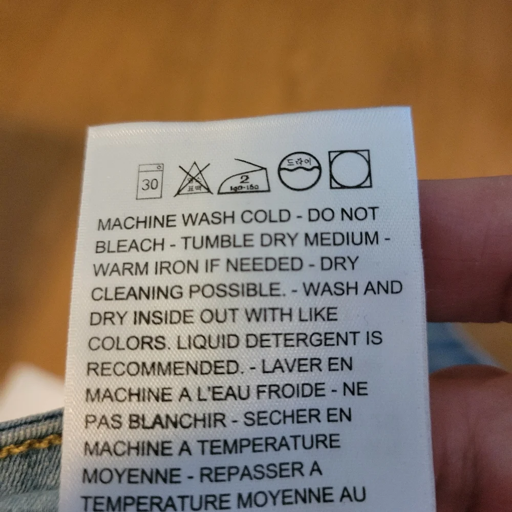 Levi Strauss Capris 20W NWT - Picture 7 of 7